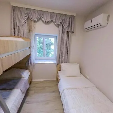 Deluxe * Mostar